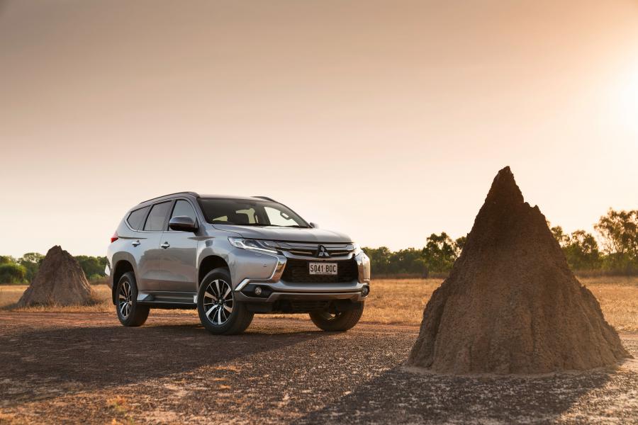  Mitsubishi Pajero Sport Exceed 2015 года  (AU) (фото 24 из 40)